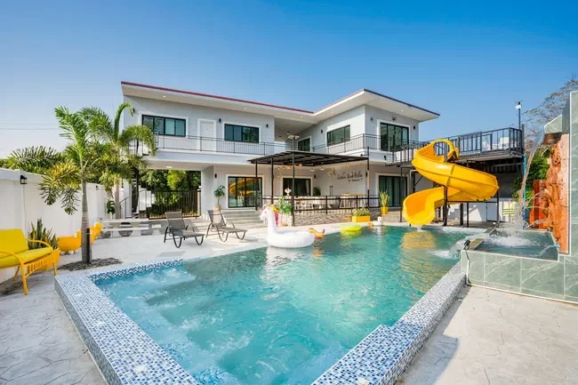 Lunlana Delfino Pollvilla