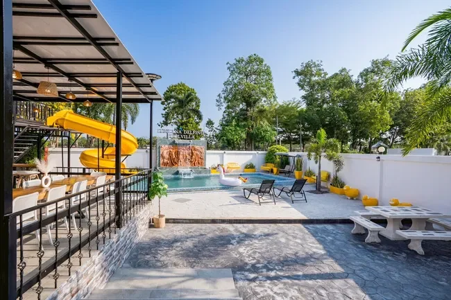 Lunlana Delfino Pollvilla