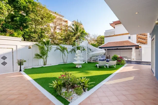 Pk Beach Villa Pattaya