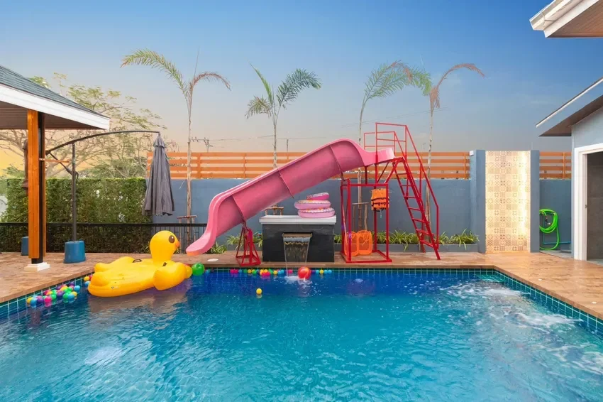 บ้านหมุนเงินหมุนทองพูลวิลล่า