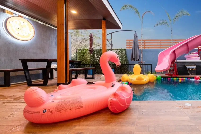 บ้านหมุนเงินหมุนทองพูลวิลล่า